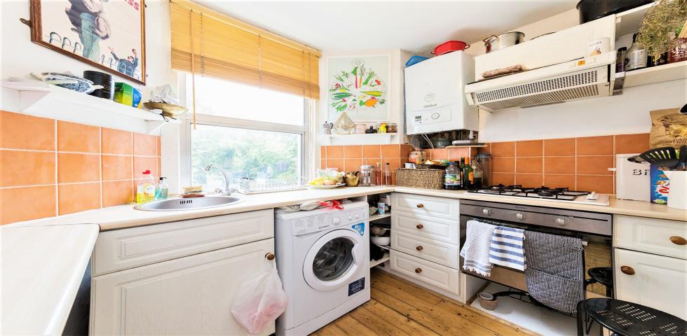 			PRIVATE GARDEN, 1 Bedroom, 1 bath, 1 reception Flat			 Kenilworth Road, KILBURN